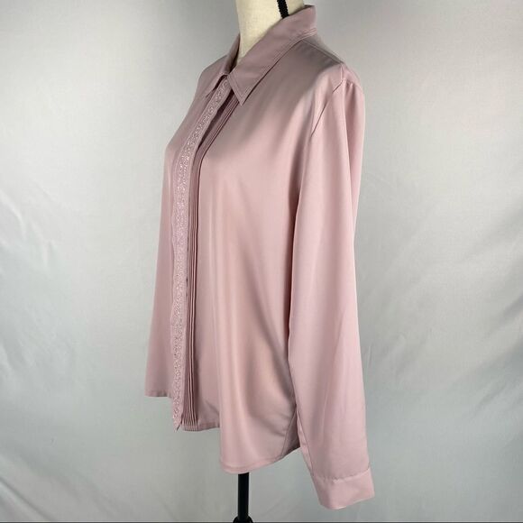 Vintage Apparenza Long Sleeve Button Down Blouse with Embroidery - Picture 3 of 4